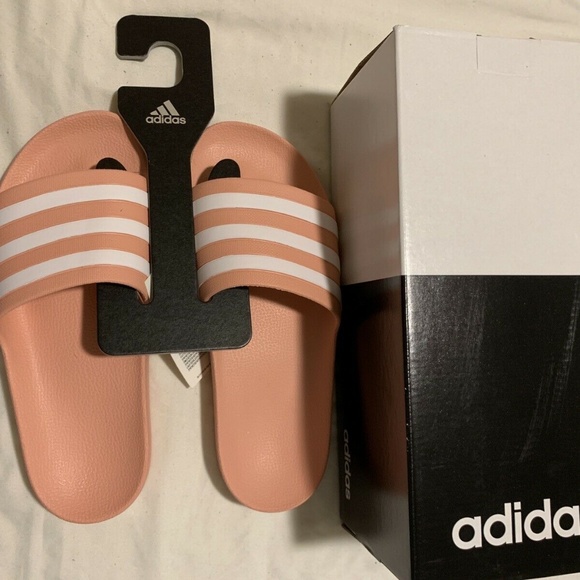 ADIDAS ADILETTE SLIDE BRAND NEW - Picture 8 of 8